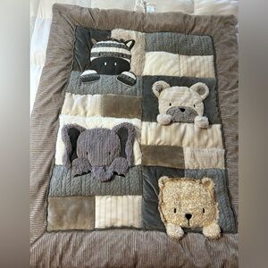 Nojo play day pals Crib comforter. Zoo animals zebra elephant